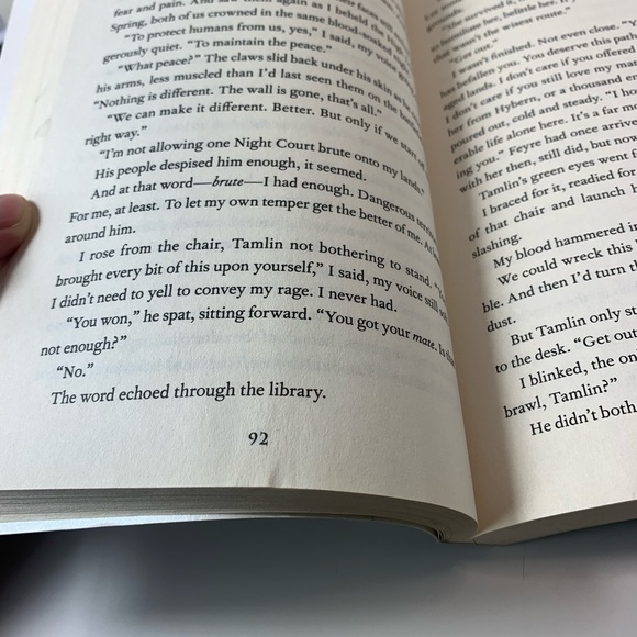 A Court of Thorns and Roses A Court of Frost and Starlight by Sarah J. Maas - Picture 8 of 12